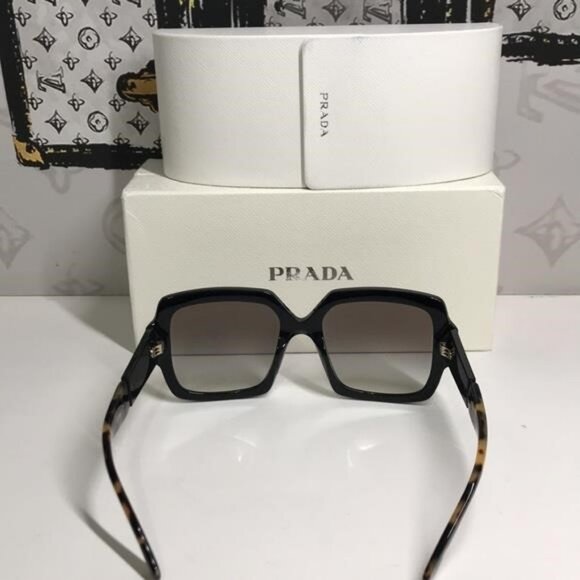 New Authentic Prada Black Square Sunglasses SPR 21x 1AB-0A7 - Picture 10 of 12